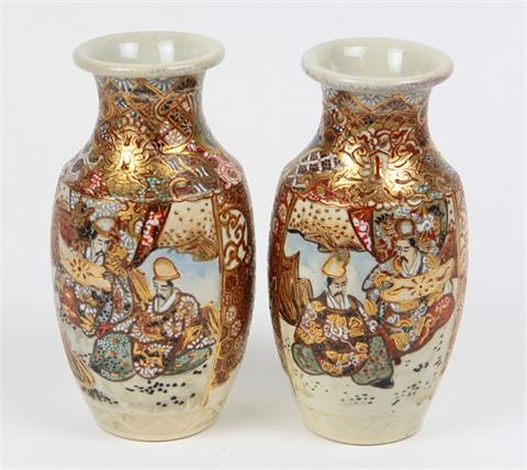 asiatisches Vasenpaar