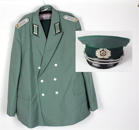 DDR Uniform mit Schirmmütze