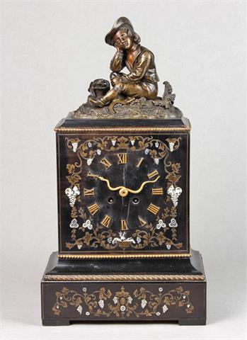 Konsolen Uhr mit Bronzeknabe